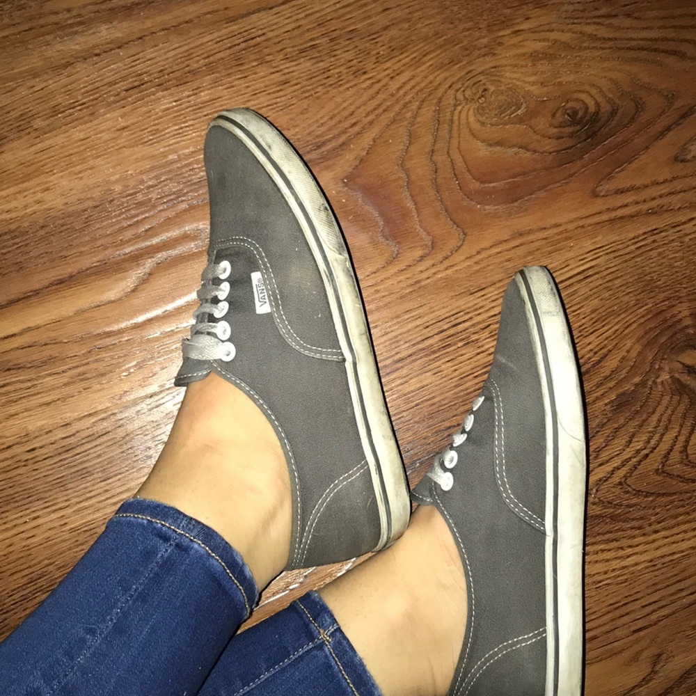 Vans - Picture 2 of 5